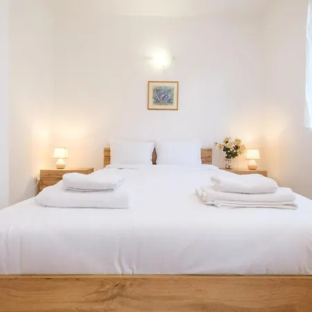 Hébergement de vacances The Hill House Free Parking *