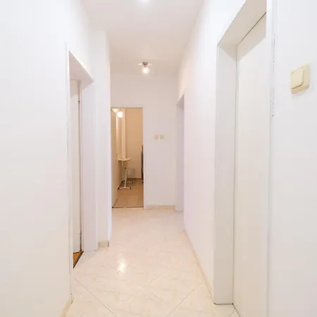 The Hill House Free Parking Feriehus *