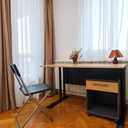 The Hill House Free Parking