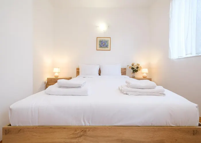 Ferienhaus The Hill House Free Parking *