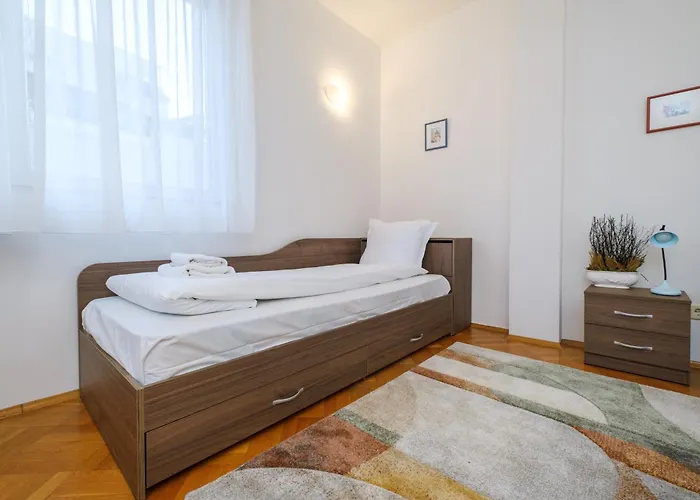 The Hill House Free Parking Ferienhaus