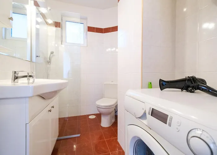 The Hill House Free Parking