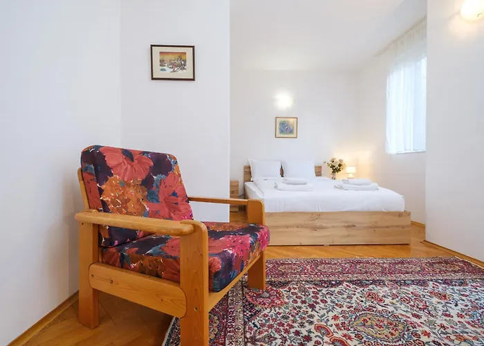 Ferienhaus The Hill House Free Parking *