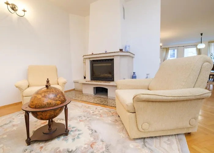 Ferienhaus The Hill House Free Parking *