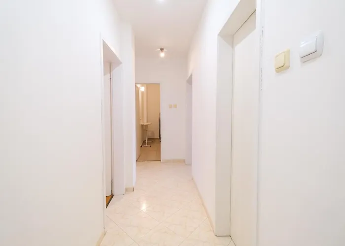 The Hill House Free Parking Дом отдыха *